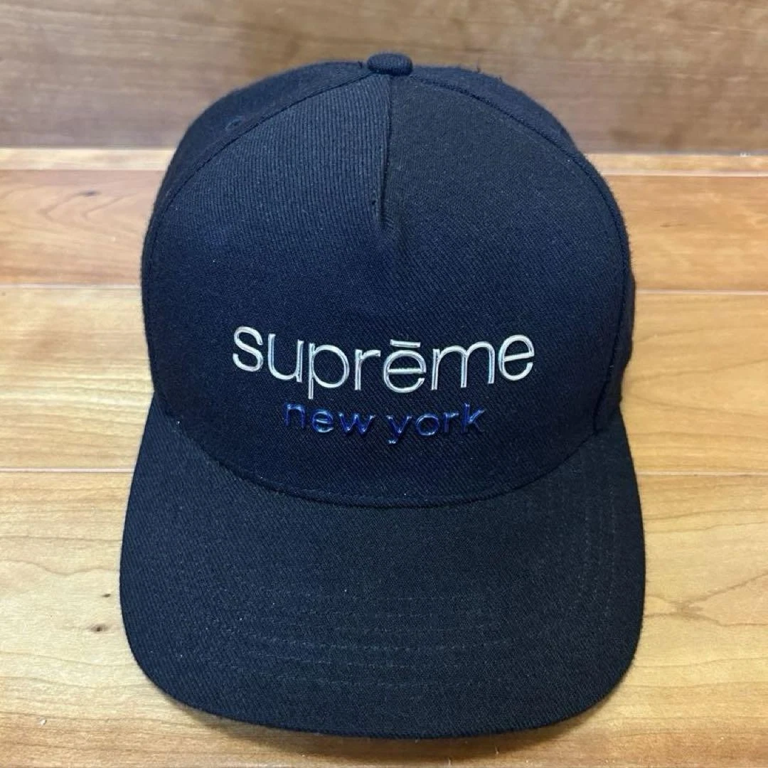 Casquette snapback noire suprême