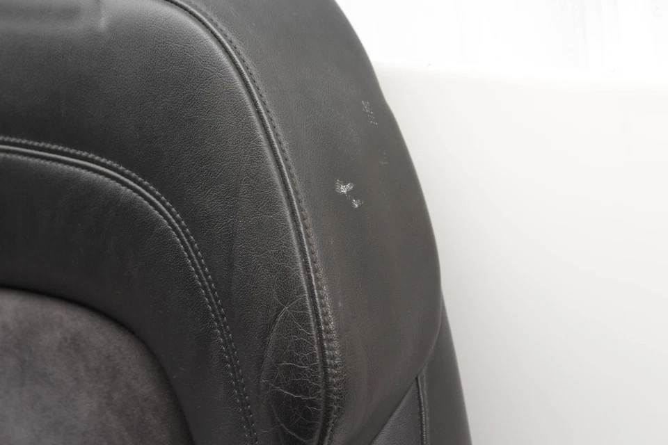 2007-2010 AUDI TT QUATTRO - Front Right Upper SEAT BACK Cushion 8J8881806B - Image 4 of 4