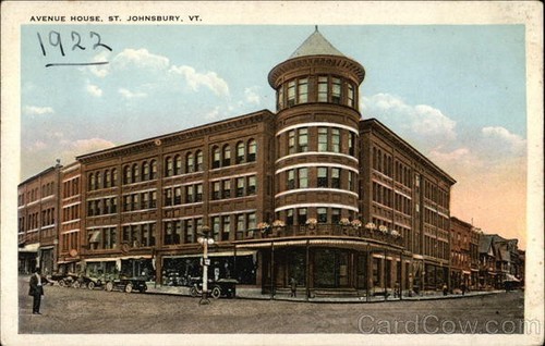 St. Johnsbury,VT View of Avenue House Tichnor Caledonia County Vermont Postcard - Picture 1 of 2