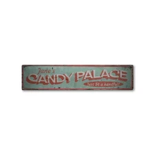 Candy Palace, Custom Name Candy Lover - Rustic Distressed Wood Sign