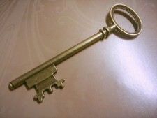 1 Large Key Pendant Antiqued Bronze Skeleton Key Steampunk 2 Sided 3.14" 80mm