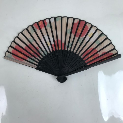 Japanese Fabric Folding Fan Sensu Bamboo Frame Camellia Tsubaki Red Case 4D826 - Picture 6 of 12