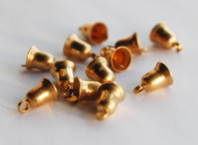 VINTAGE 12 TINY SMALL BRASS METAL BELLS *NO SOUND* 10mm 3/8th inch tall