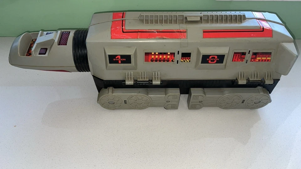 Vintage Tonka 1984 GoBots Transformer Command Center Incomplete but lights work - Imagem 2 de 4