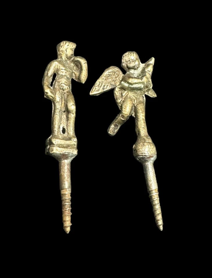 Antiguo reloj remates ángel querubín y hombre posando 2,25 pulgadas Foto 2 de 4