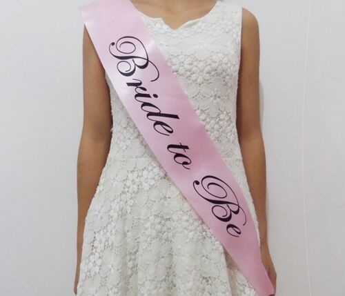 Pink Satin Sashes BRIDE TO BE,HEN PARTY,BRIDESMAID,MAID OF HONOUR -Fast Post - Afbeelding 1 van 8
