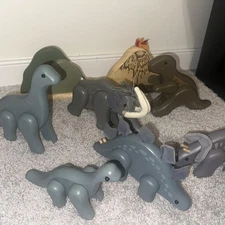 Handmade Wooden Dinosaur Figures Playset Educational Toys 8 Piece