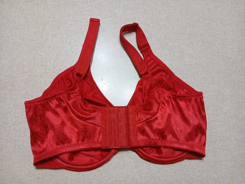 Sujetador Cabernet 34DD rojo sin forro con aros Foto 2 de 4