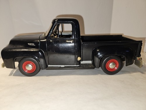 LOT OF 2 VTG. 1/18 SCALE FORD PICK-UP TRUCKS, F-100, 1956 ERTL/ 1953 ROAD TOUGH - Picture 4 of 21