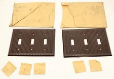 (2) Bryant Hemco (USA) No. H-10590 Three Gang Bakelite Switch Plates / NOS / MTT