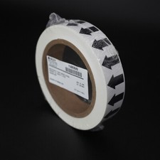 Cinta marcadora de tubo Brady de 1" cinta de flecha blanca con flechas negras - rollo de 1 pulgada x 54 pies