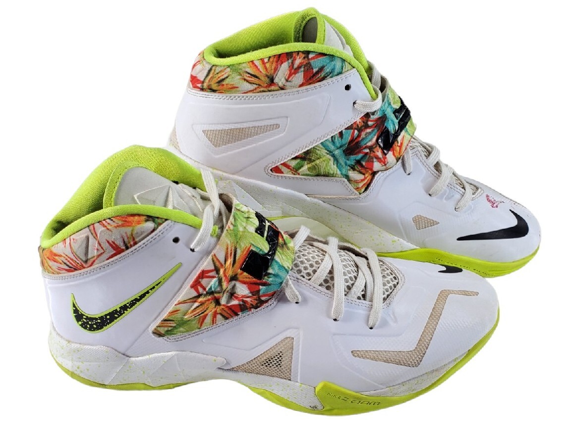Nike Lebron Zoom Soldier King's Pride Men 12 Shoe White Black