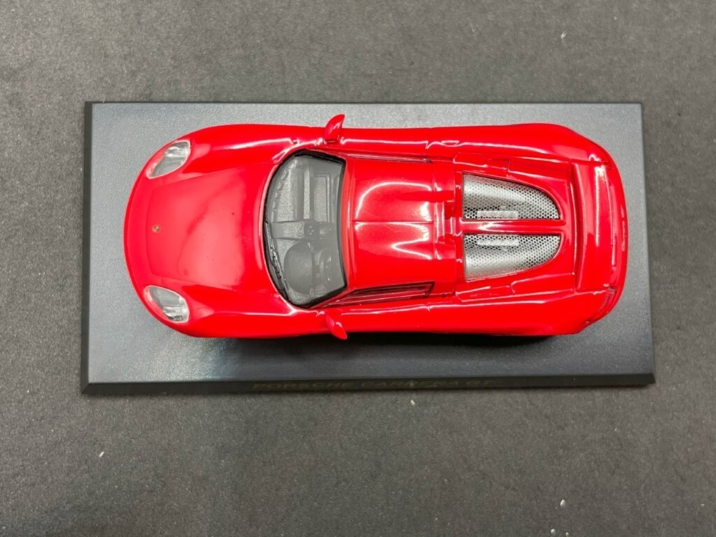 Kyosho 1/64 Porsche collection4 Carrera GT red diecast model Kyosho 1/64 Porsche collection4 Carrera GT red diecast model