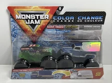 Monster Jam 2020 1:64 Color Change Grave Digger vs Grave Digger Chesapeake, NEW!