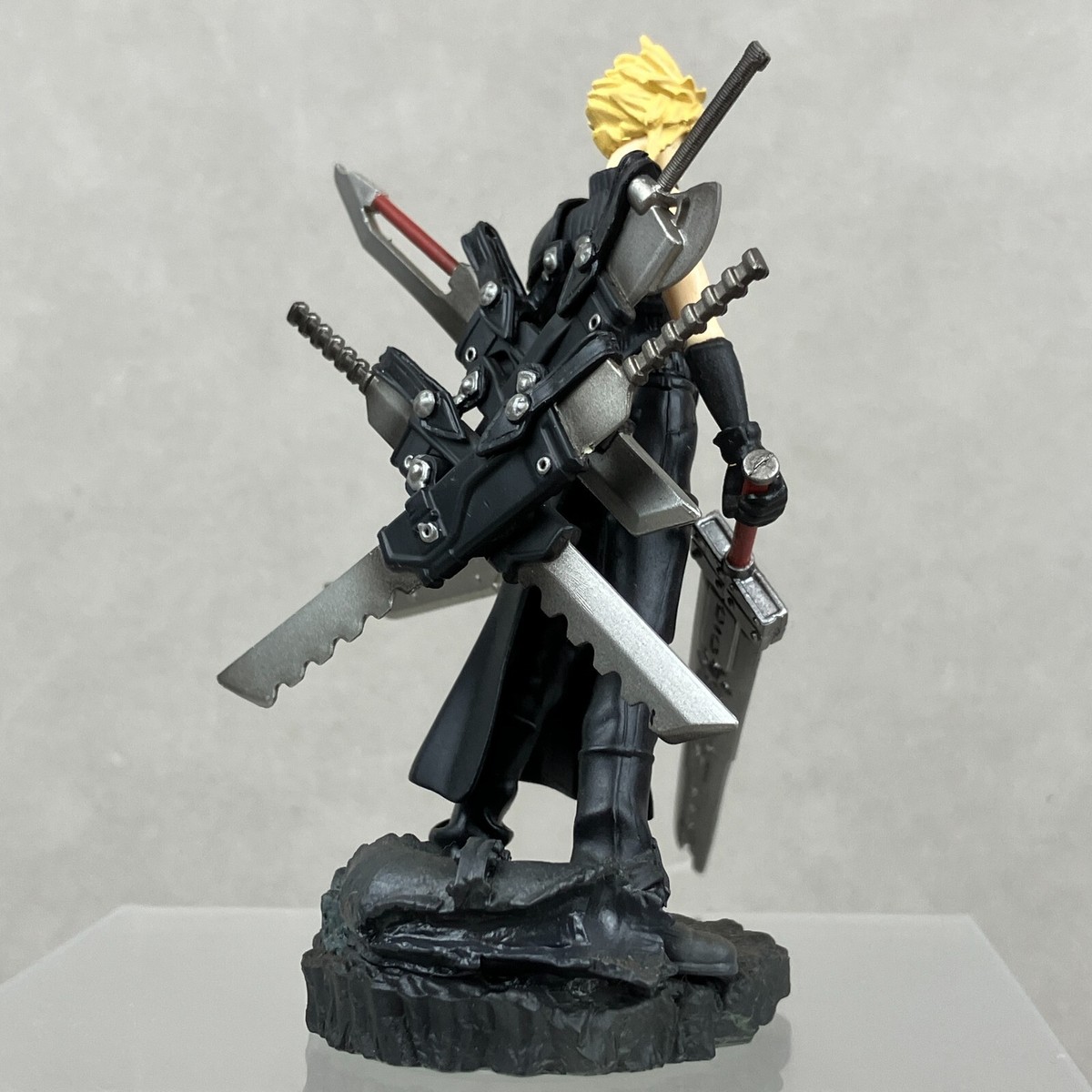FINAL FANTASY Ⅶ ADVENT CHILDREN Cloud FINAL FANTASY VII ADVENT CHILDREN Action Figure Cloud Strife