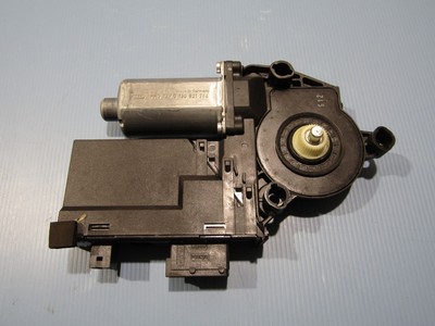 Peugeot 307 CC NSF Passenger Front Window Motor 9651735080 Ref K61  