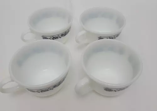 Vintage Set of 4 Pyrex Old Town Blue Onion Coffee Mugs Tea Cups