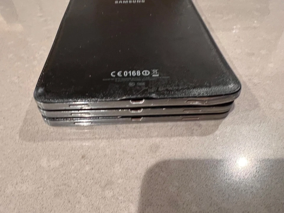 Defective Lot of 3 Samsung Galaxy Tab Pro SM-T320 - 16GB - Wi-Fi  - 8.4in Tablet - Image 4 of 4