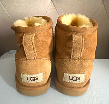 UGG Women's size 5 Brown Suede Ankle Boots