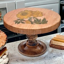 Support à gâteau rond pliable floral bois torsadé Sylvan manguier rustique et élégant