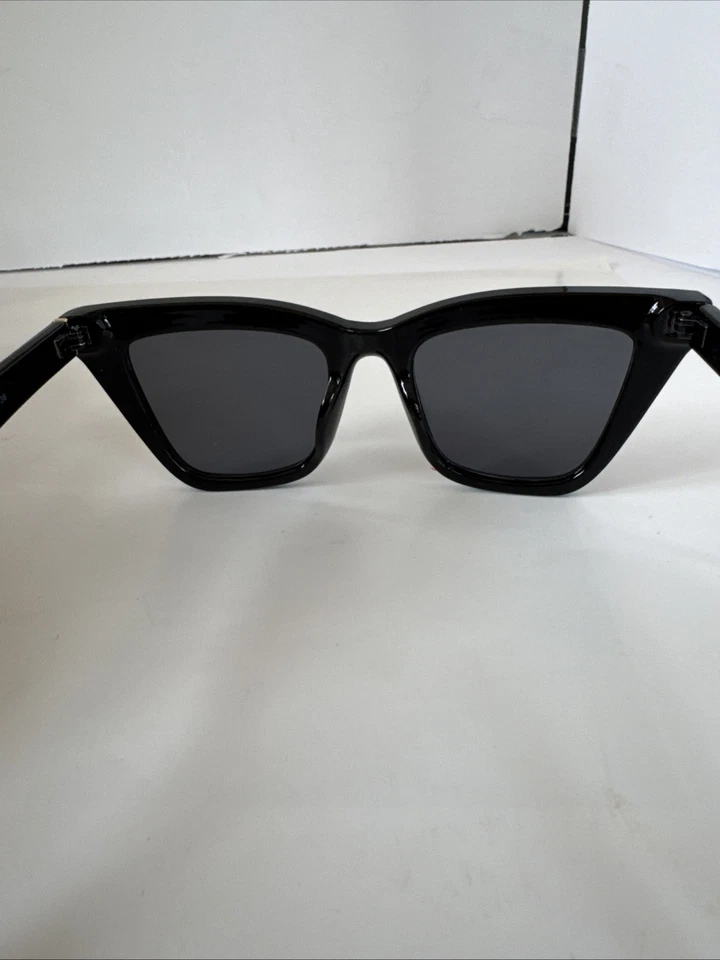 Banana Republic Cat Eye sunglasses  Size 51mm 138mm 20mm Women’s - Parts Repair - Image 3 of 4