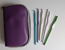 Vintage Set Of 6 Crochet Hooks and Purple Zippered Carrying Case