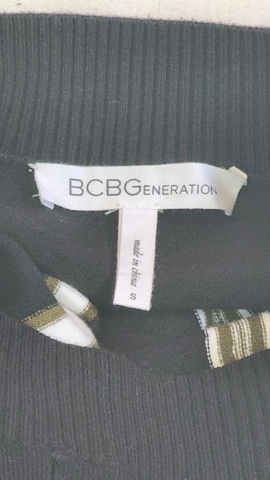 百褶女式裙 | BCBGeneration | 女式正面褶饰迷你裙 — 第 4/4 张图片
