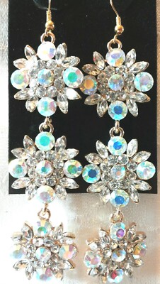 Broche vintage signée Coro dorée et fausse perle AB Broche vintage signée Coro dorée et fausse perle AB