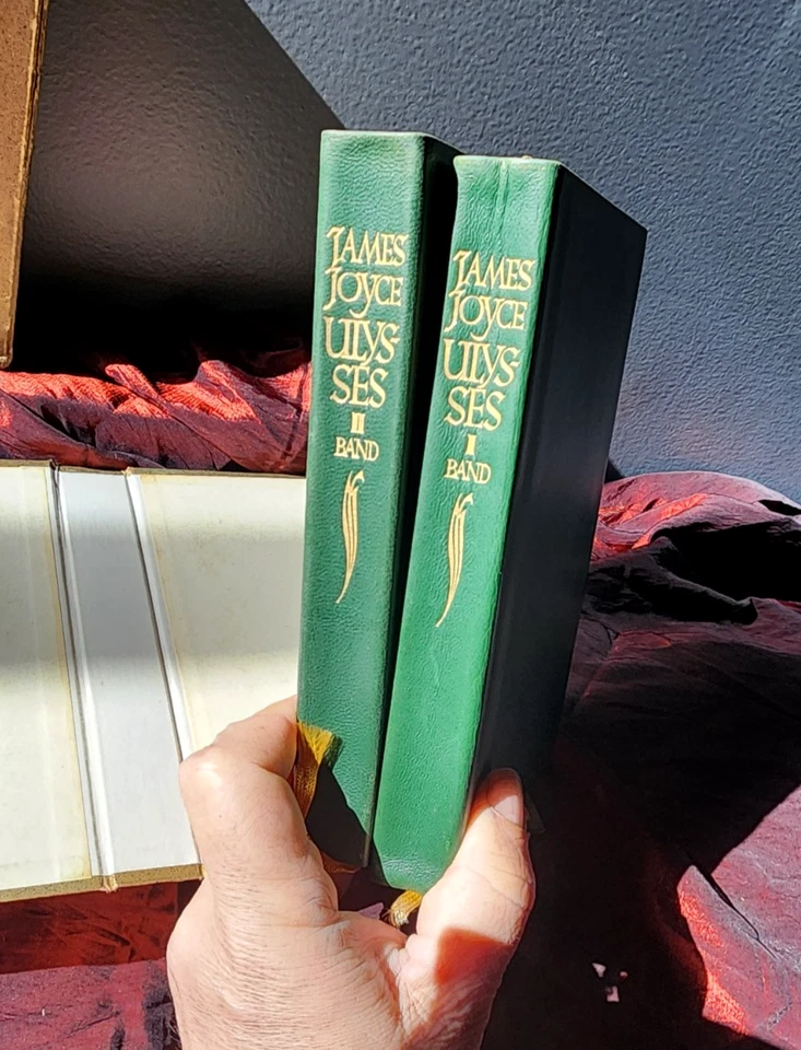Scarce ~ ULYSSES ~ JAMES JOYCE 1930 2nd German Edition 2 vol in slipcase - Image 2 of 4