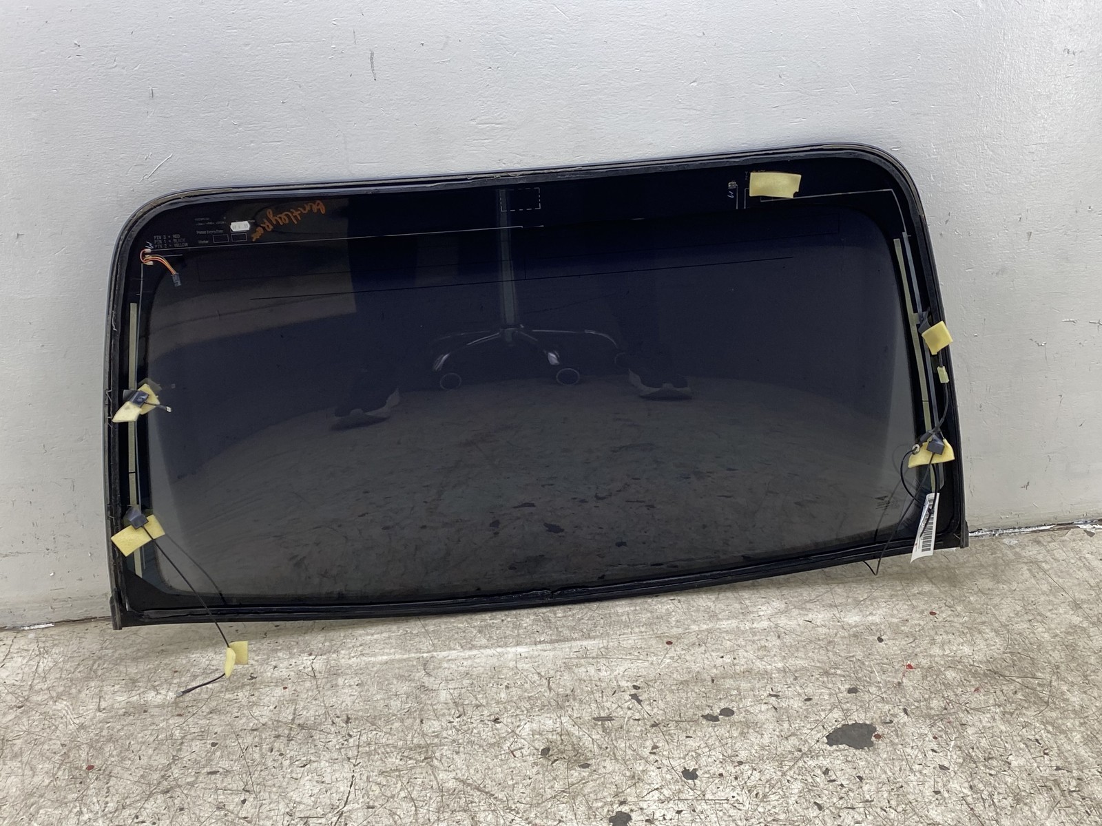 2014-2019 BENTLEY FLYING SPUR REAR BACK WINDOW WINDSHIELD AUTO GLASS 4W0845051M