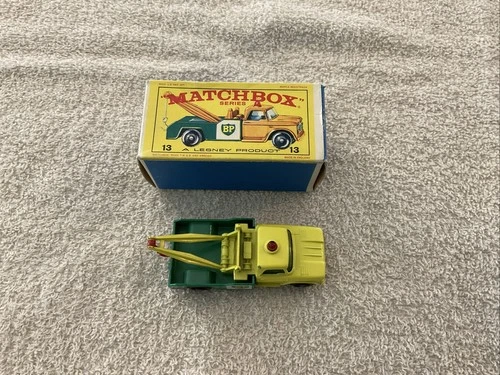 Matchbox Series Lesney No. 13 BP Dodge Wreck Truck With Red Dome Light With Box