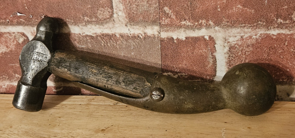 VINTAGE BLACKSMITH HAMMER W/ BRASS HORSE HAMES HANDLE KNOB - UNUSUAL TOOL