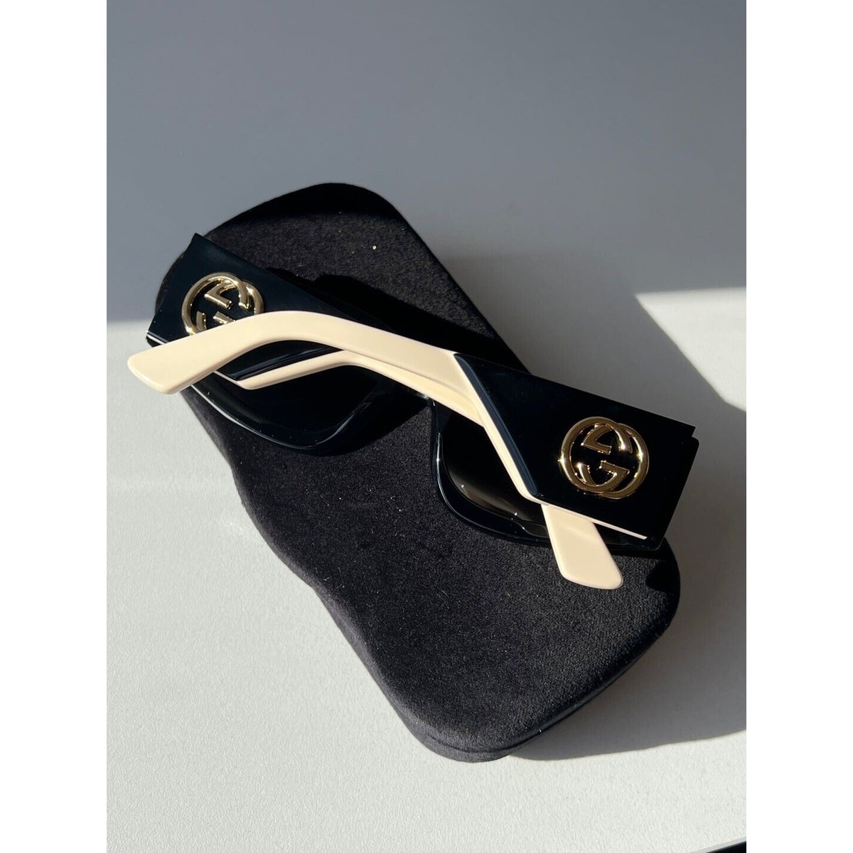 GUCCI GG1664S 001 Black Gold Ivory Grey Oval Unisex 