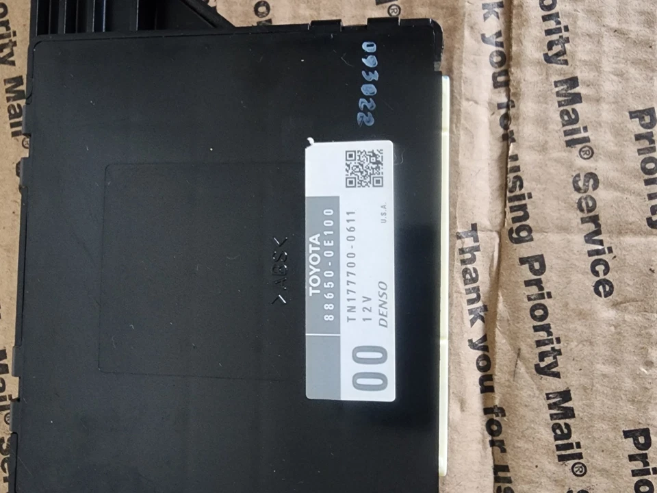 Módulo de controle amplificador CA 2010-2013 Toyota Highlander HVAC OEM 88650-0E100 - Imagem 2 de 4