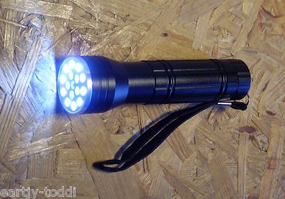 Geocaching Tool 3 in 1..... 5 UV+10 Weiß+1 Laser-Taschenlampe schwarz NEU