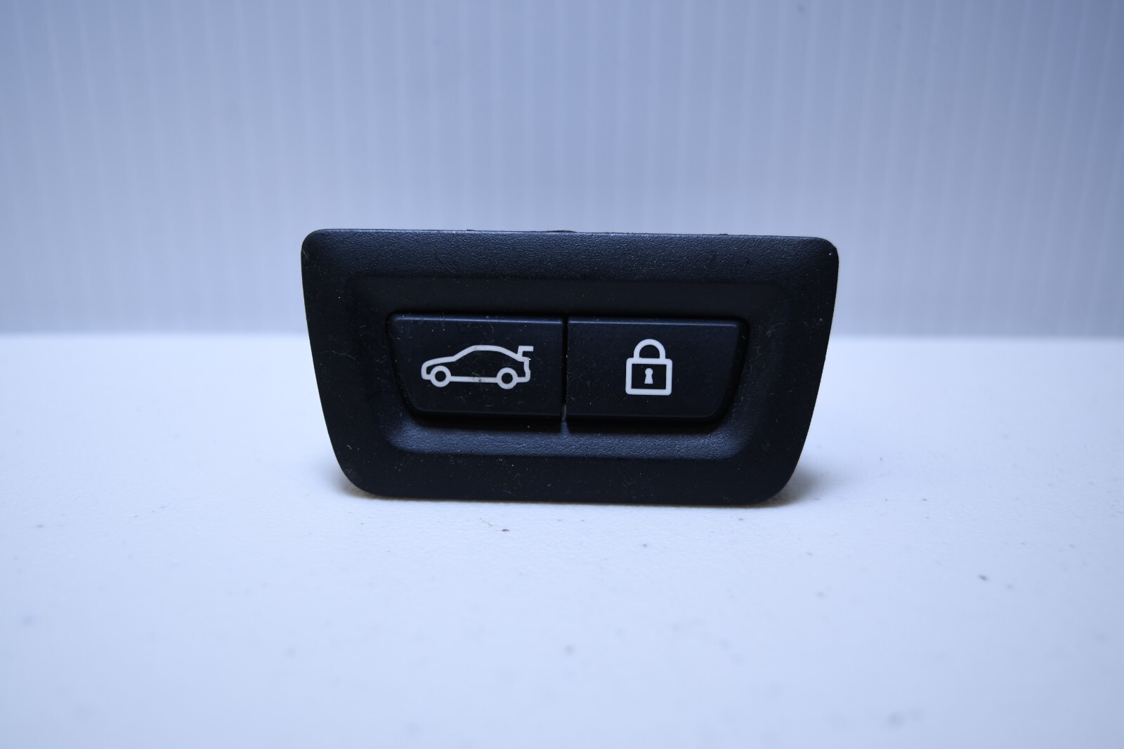 09-17 BMW 750Li 535i TRUNK DECK LID LOCK SWITCH BUTTON 