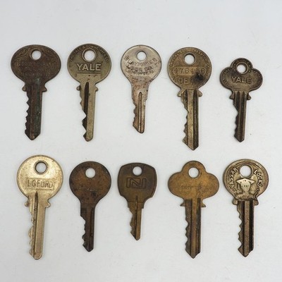 Lot of 10 Padlock Lock Keys