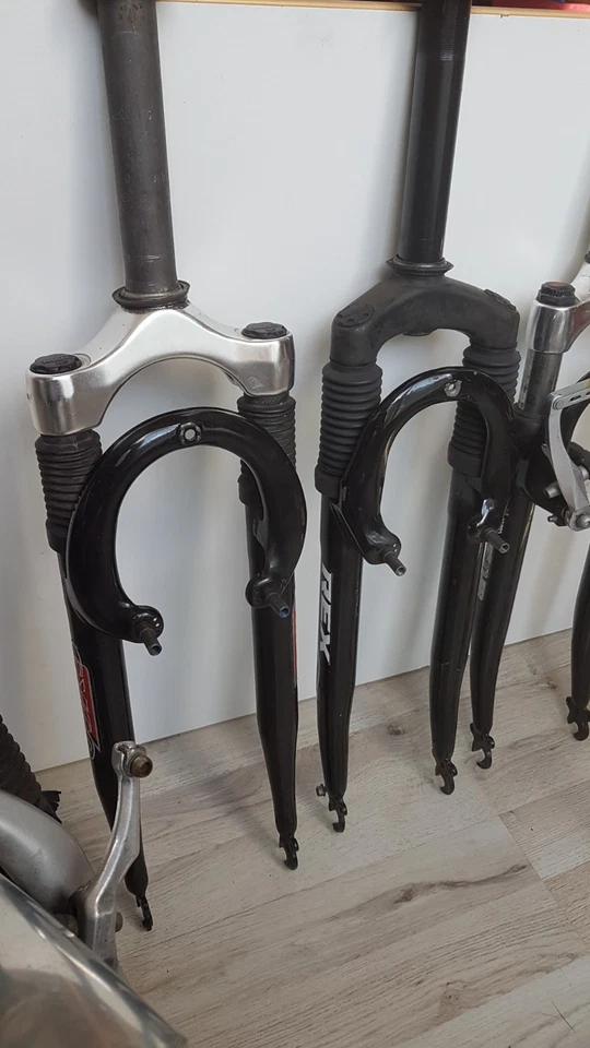 28 Zoll Fahrrad Federgabeln 5 Stück Konvolut mit Schutzblechen - Bild 3 von 4