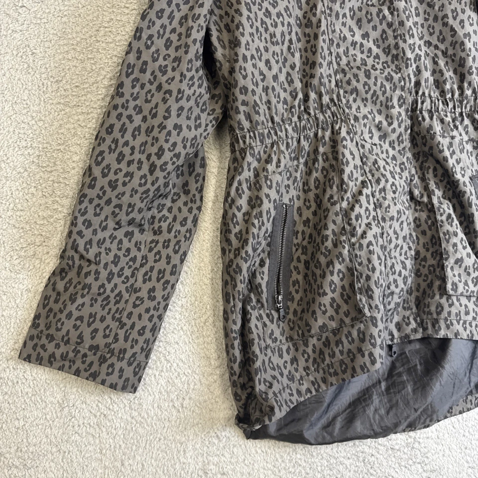 Chaqueta para mujer Tart Collections grande ligera resistente al agua cintura ceñida Foto 4 de 4