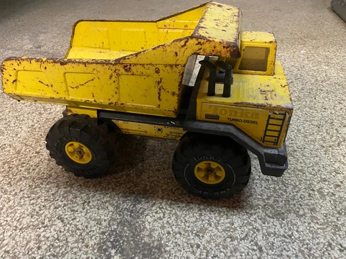 Vintage TONKA Mighty Tonka Construction Dump Truck XMB-975