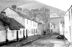 Yjj-14 Cottages And Castle, Carlingford, Lough, Ireland. Photo
