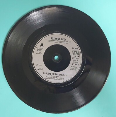 Suzanne Vega - AM 309 - Marlene On The Wall / Small Blue Thing 1985 (377)