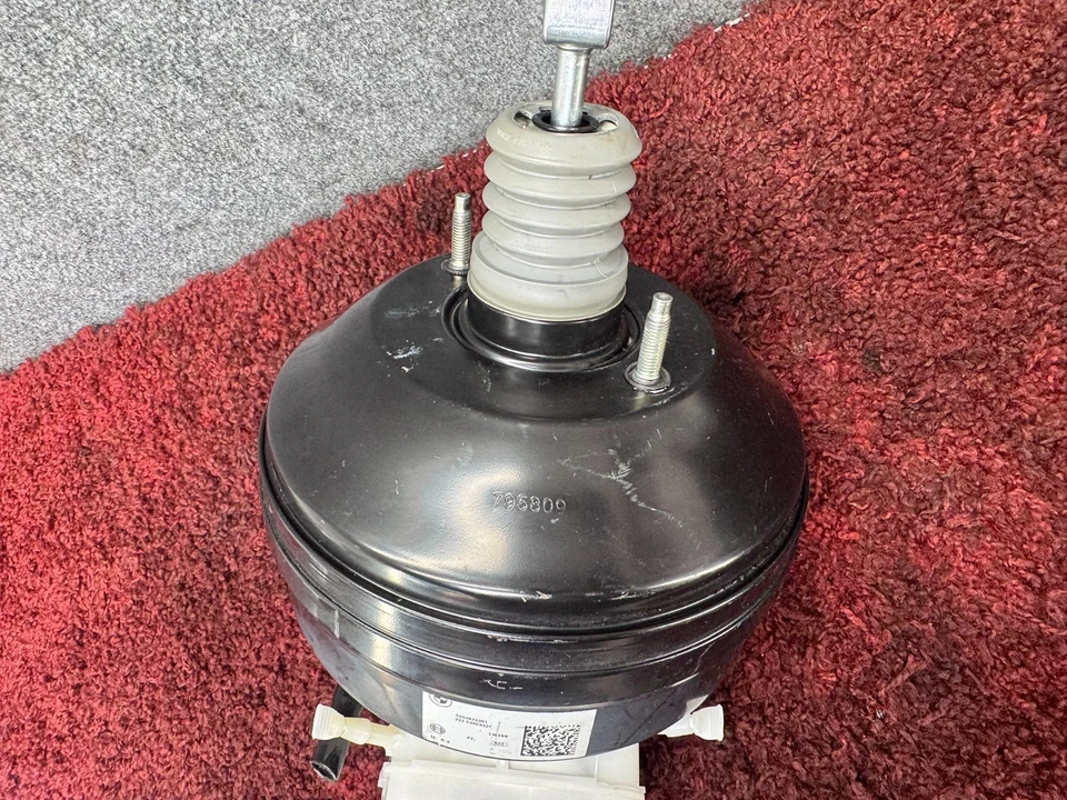 Conjunto de depósito de cilindro maestro de refuerzo de freno BMW F30 F32 F36 F22 OEM 28K Foto 3 de 4