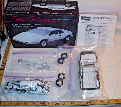 MONOGRAM EXOTIC LOTUS ESPRIT TURBO CAR MODEL KIT 1:24 BOXED 2789