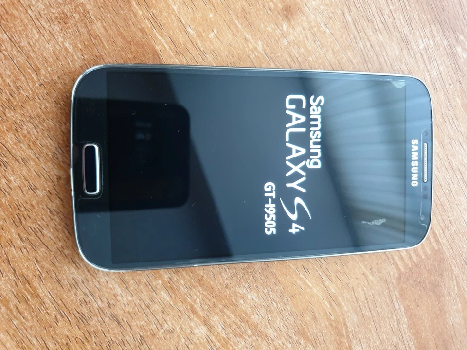 Samsung Galaxy S4 - 16GB - Black Mist (Unlocked) Smartphone - image 4 of 4
