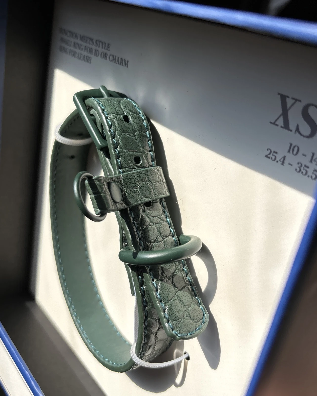 SOUTHERN LIVING LEATHER DOG COLLAR- Ivy - XS/SMALL And Key Chain For Pet Owner