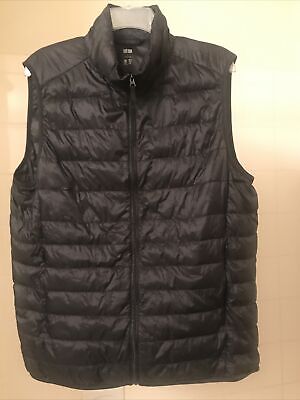  UNIQLO  MENS ULTRA LIGHT DOWN BLACK VEST WITH POUCH SIZE  