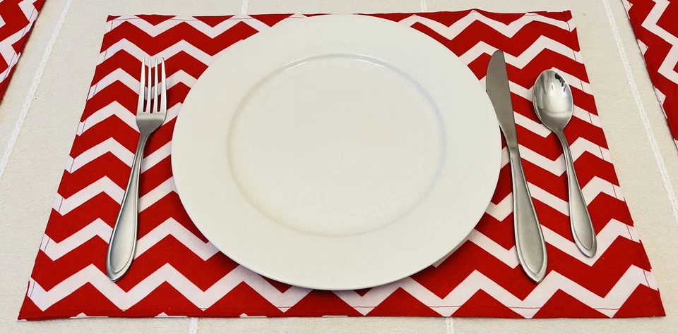 Everyday Red White Zig Zag Chevron Stripe Set of 4 Placemats - Image 2 of 3