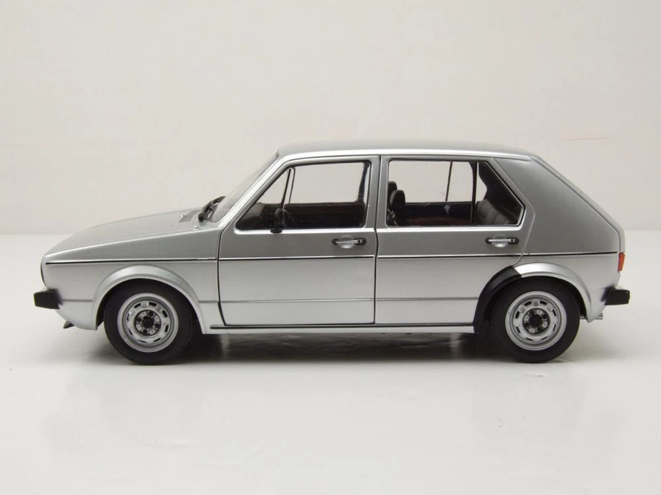 VW Golf 1 L 1983 Argento Modellino 1:18 Solido - Immagine 3 di 4