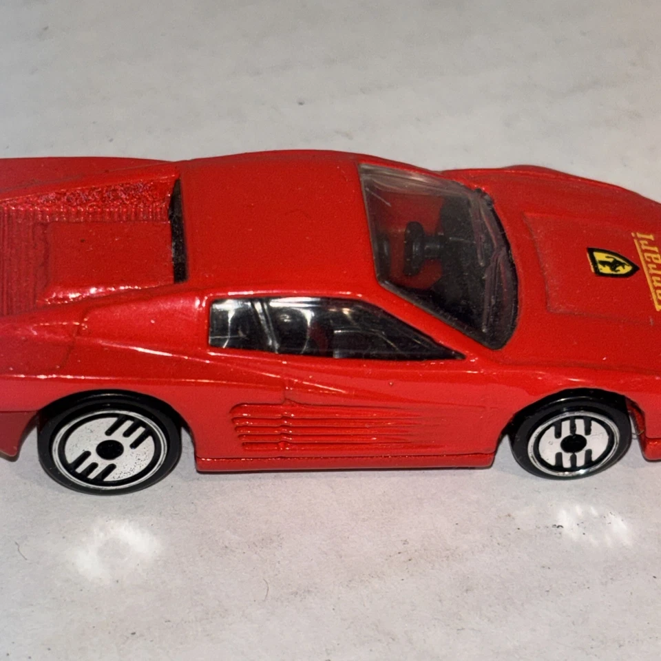 Coche de juguete de carreras pequeño fundido a presión vintage Hot Wheels Mattel Ferrari rojo logotipo rápido 1986 Foto 4 de 4